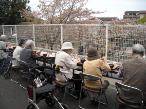 花見の様子①